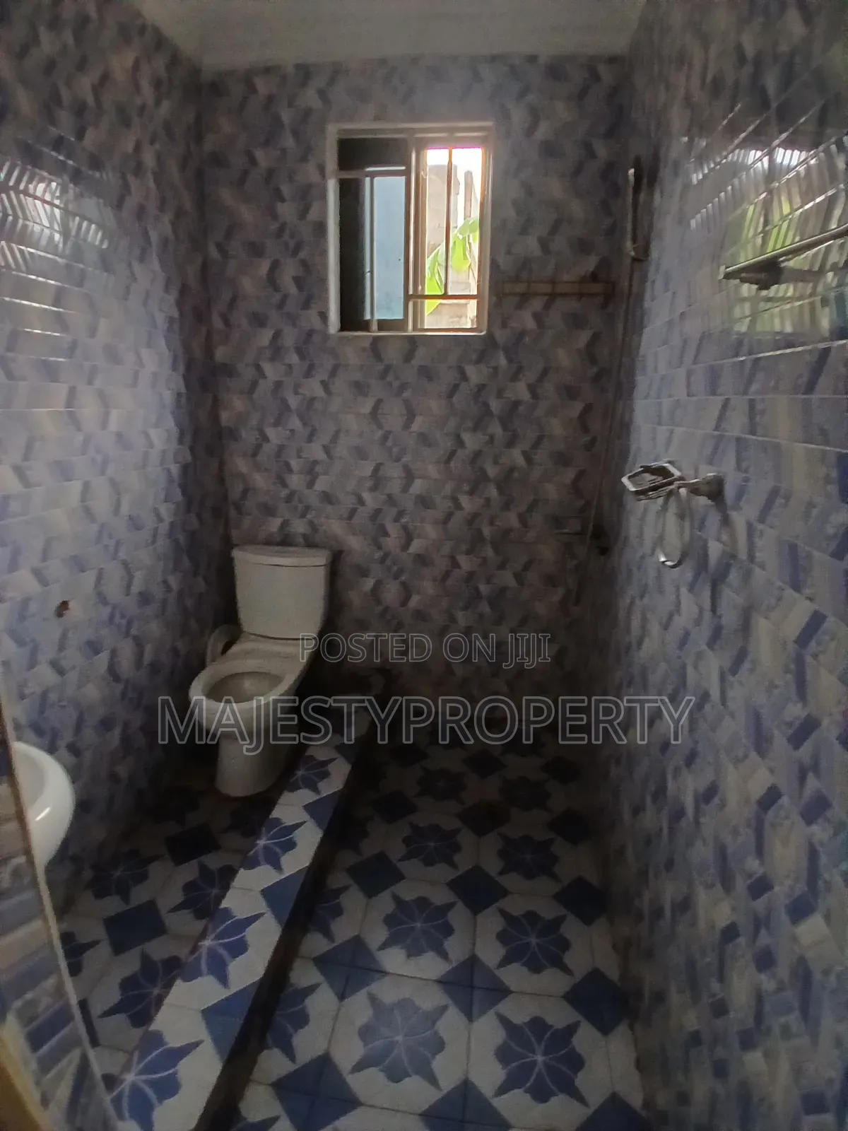 3bdrm House in Community 18 Lashibi, Baatsona Total for rent