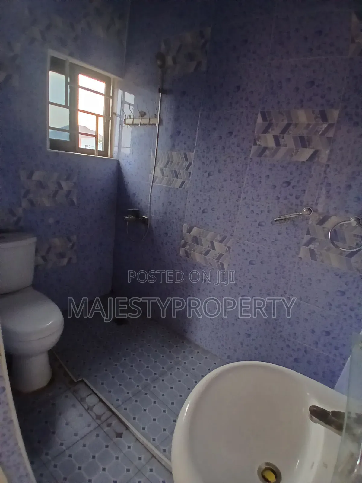 3bdrm House in Community 18 Lashibi, Baatsona Total for rent