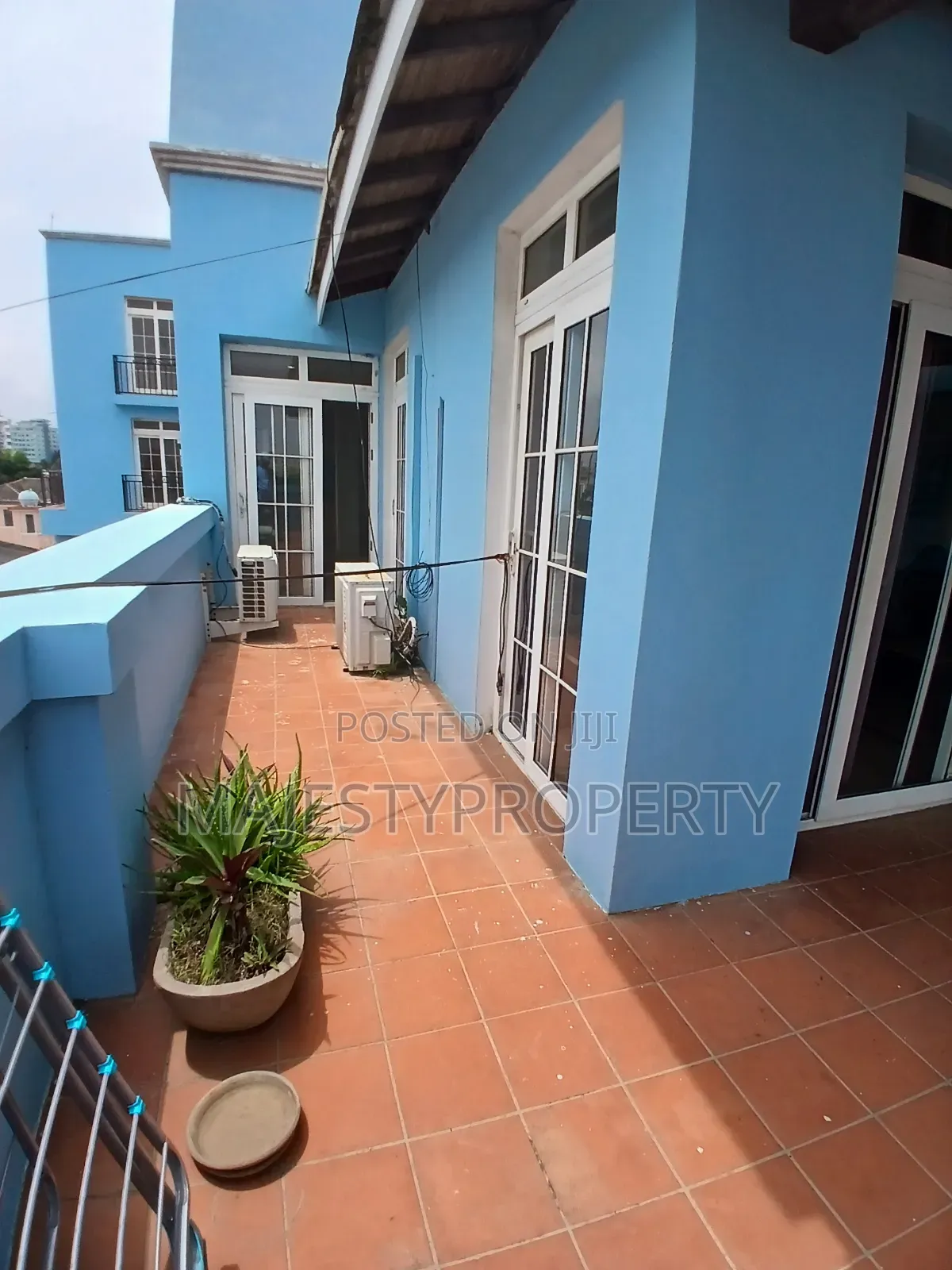 Furnished 3bdrm Apartment in Osu, Oxford Street for rent