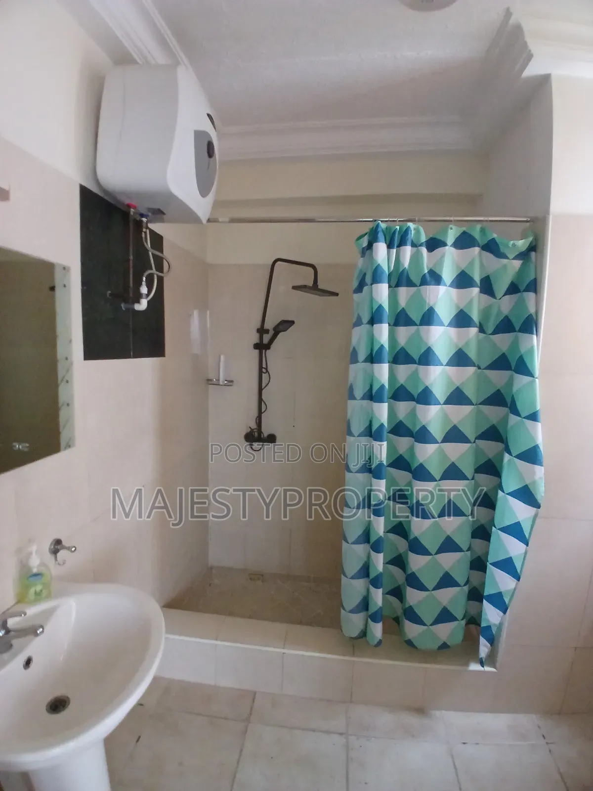 Furnished 3bdrm Apartment in Osu, Oxford Street for rent