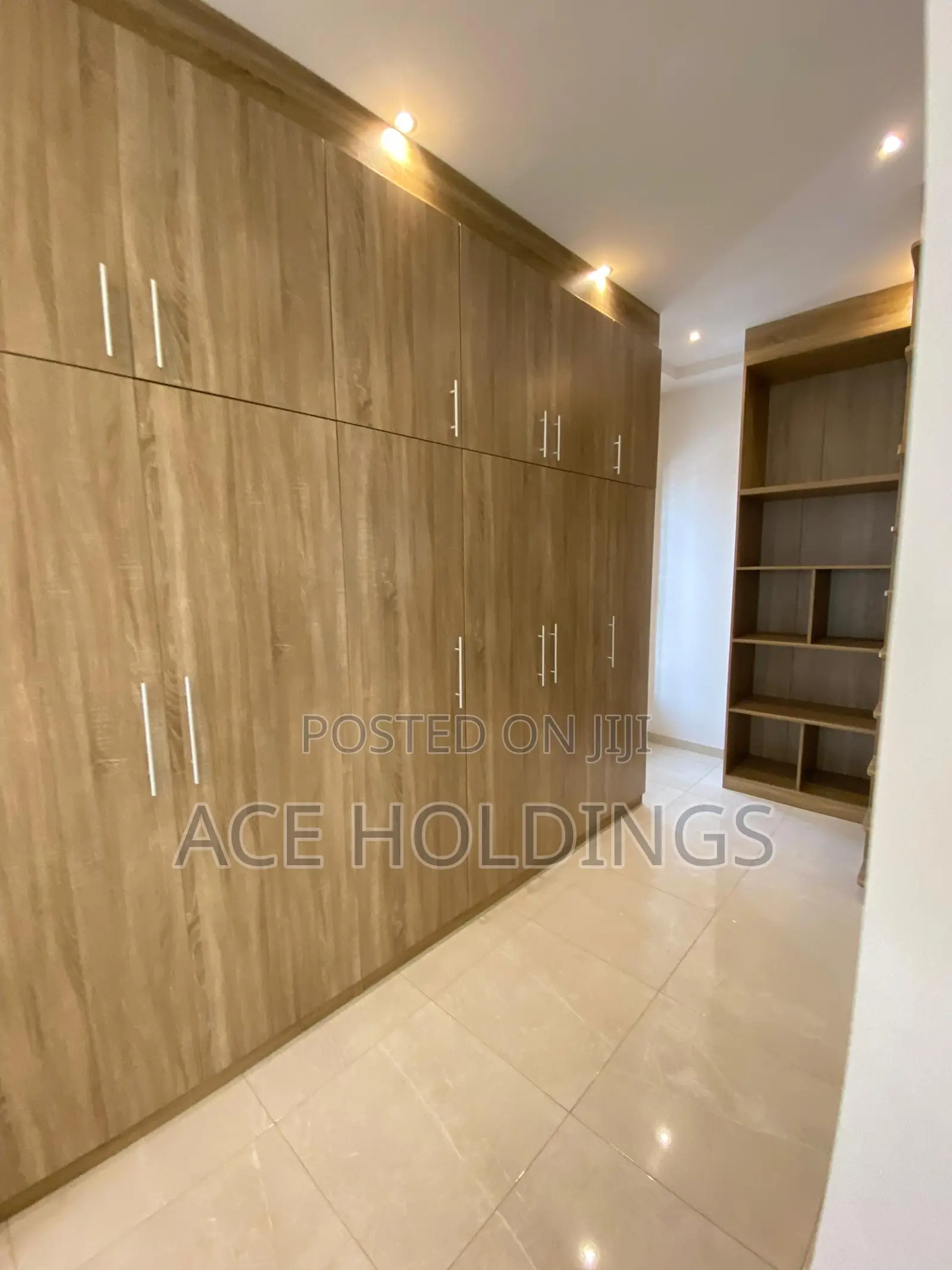 4bdrm House in Ogbojo, East Legon for sale
