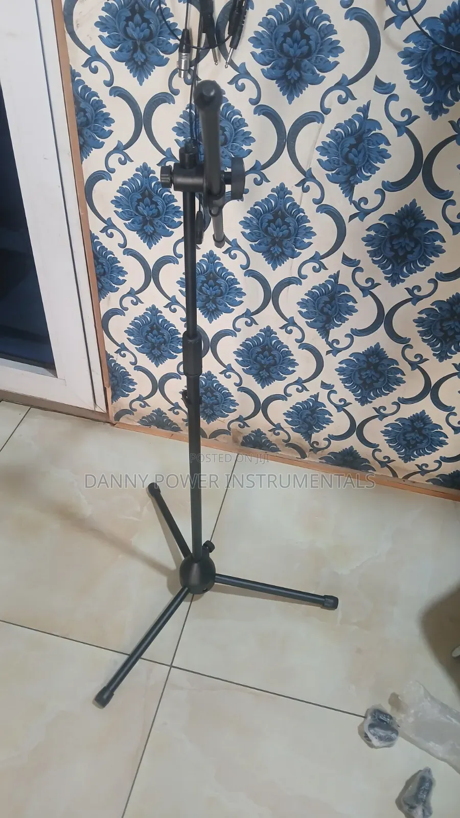 3 Legs Microphoene Stand