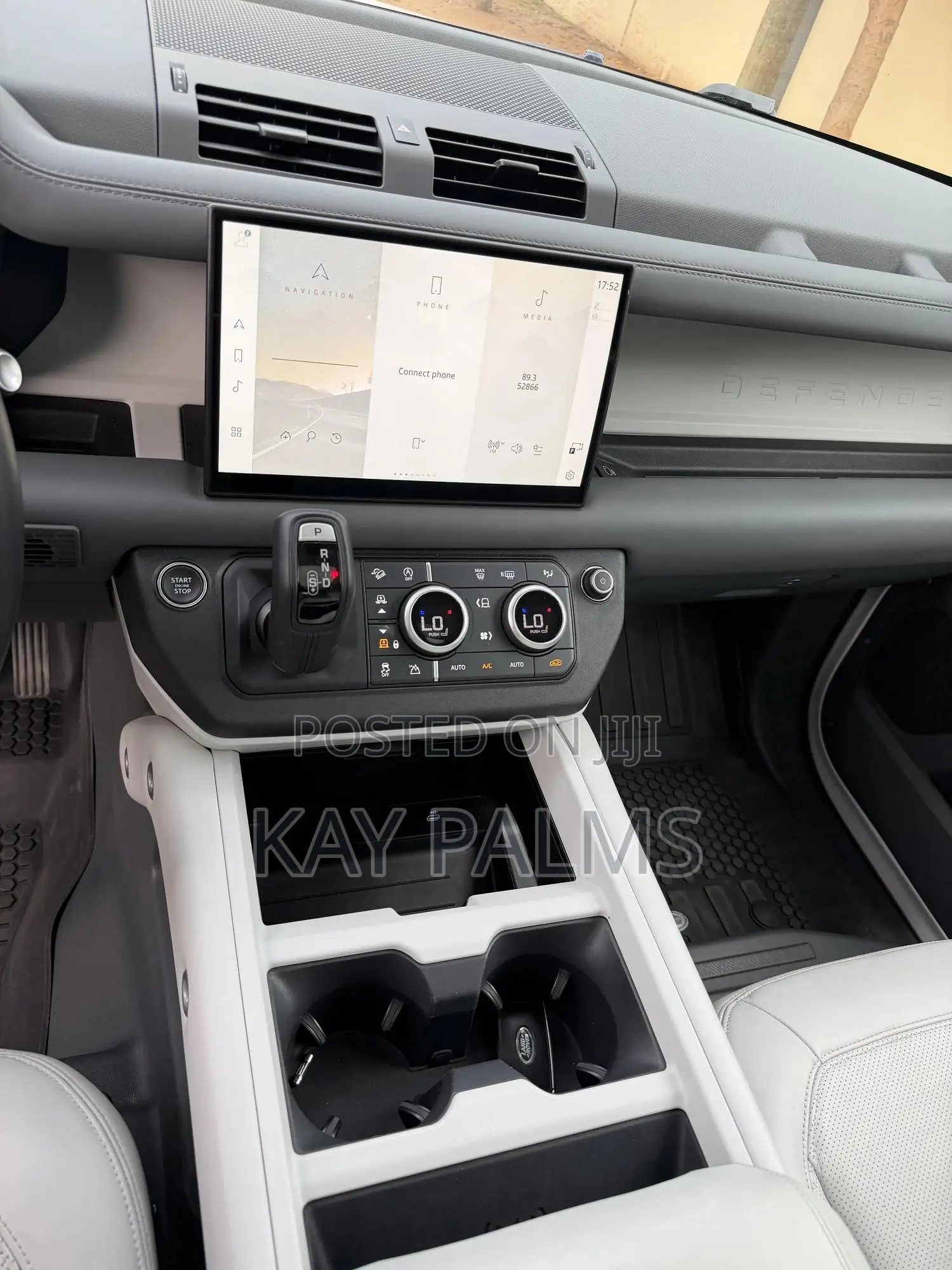 Land Rover Defender 2025 White
