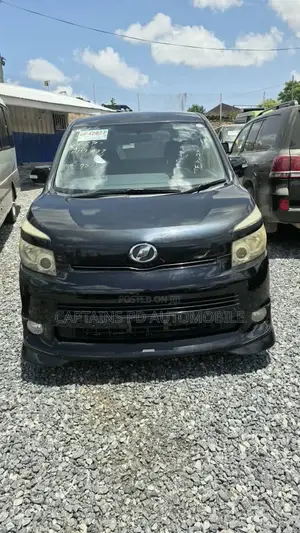 Toyota Voxy 2010 Black