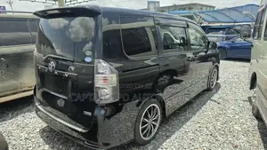 Toyota Voxy 2010 Black