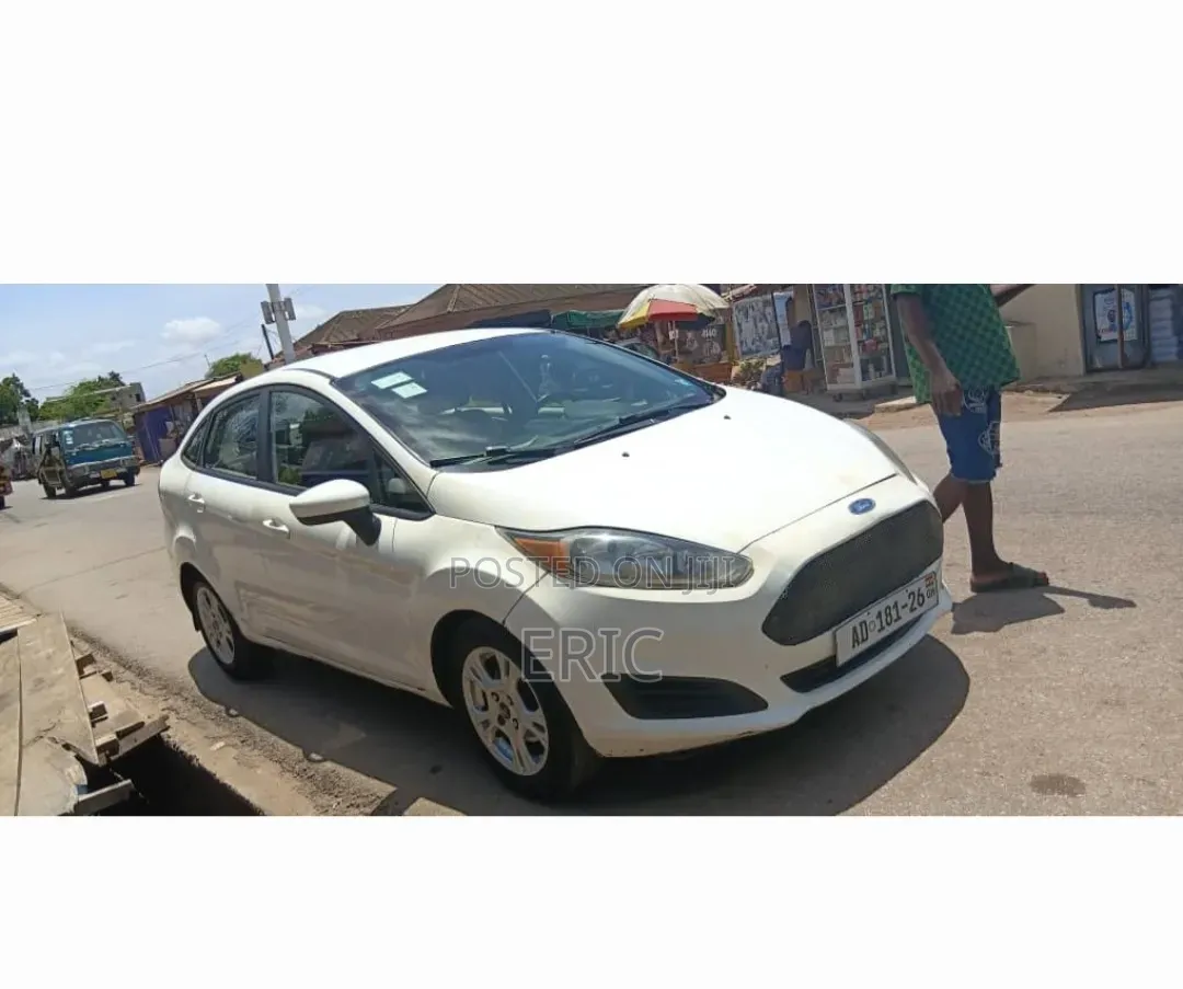 Ford Fiesta SE 4dr Sedan (1.6L 4cyl 5M) 2015 White