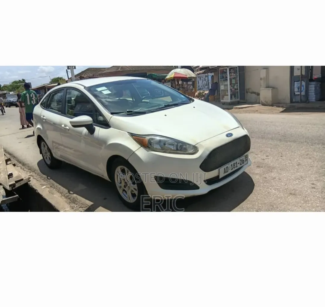 Ford Fiesta SE 4dr Sedan (1.6L 4cyl 5M) 2015 White