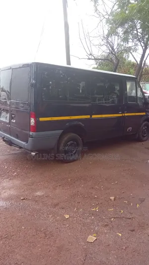 Ford Transit 2010 Blue