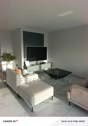 Furnished 1bdrm Apartment in Seekers Realty, Oxford Street for rent