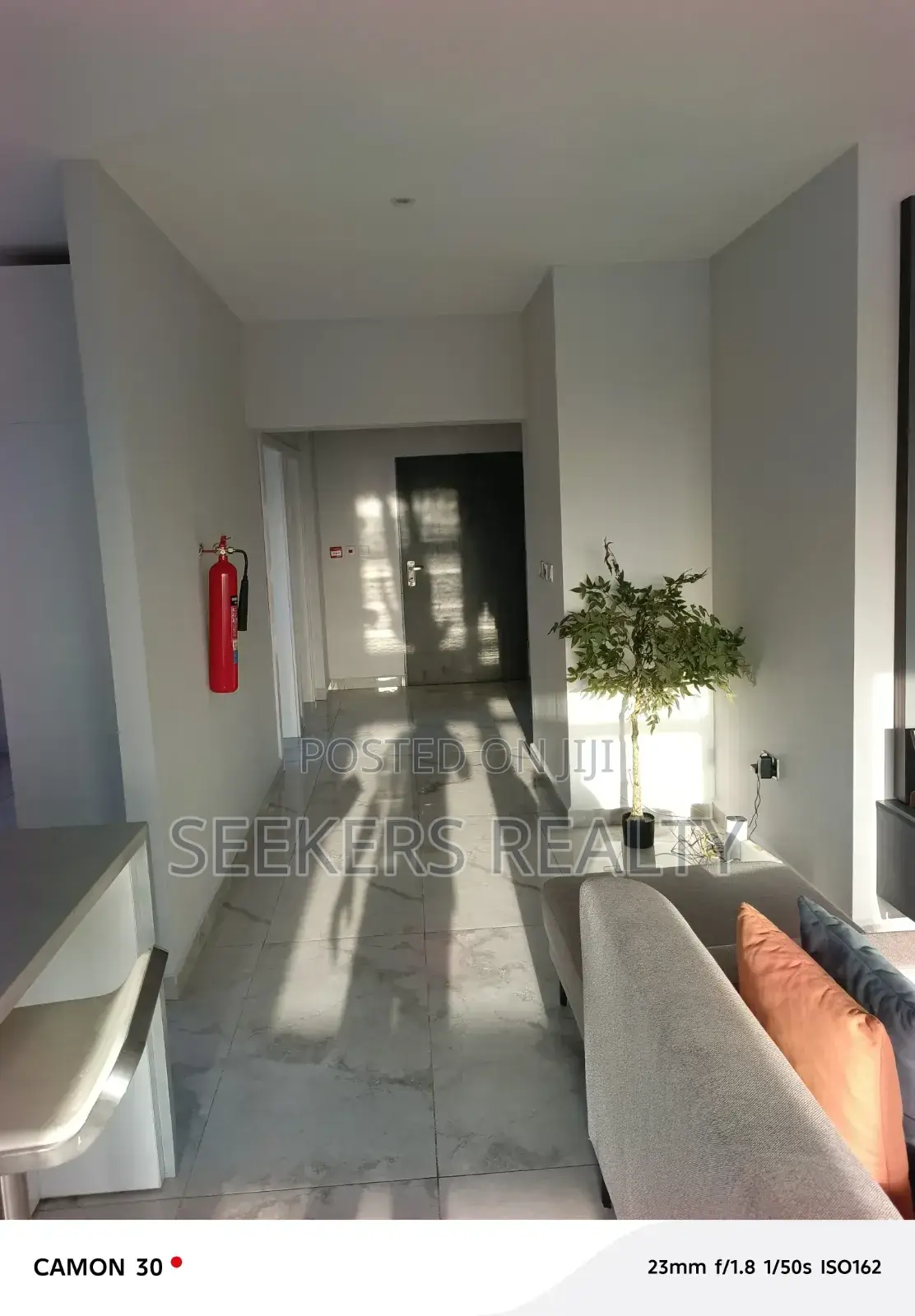 Furnished 1bdrm Apartment in Seekers Realty, Oxford Street for rent