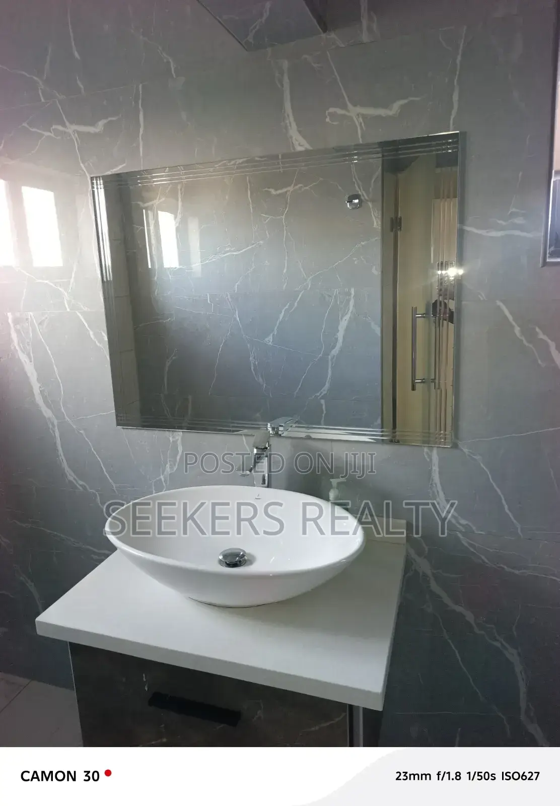 Furnished 1bdrm Apartment in Seekers Realty, Oxford Street for rent
