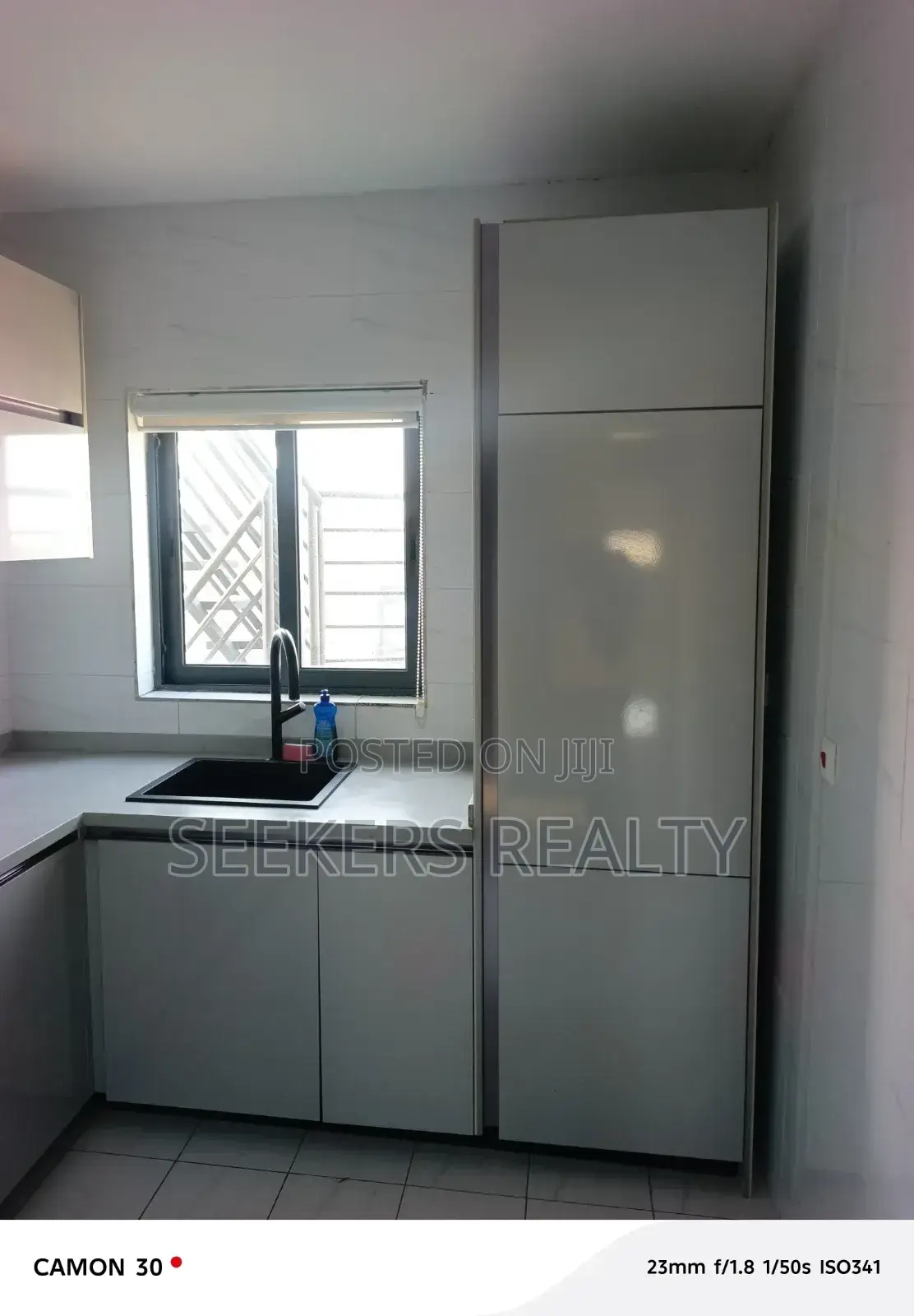 Furnished 2bdrm Apartment in Seekers Realty, Oxford Street for rent