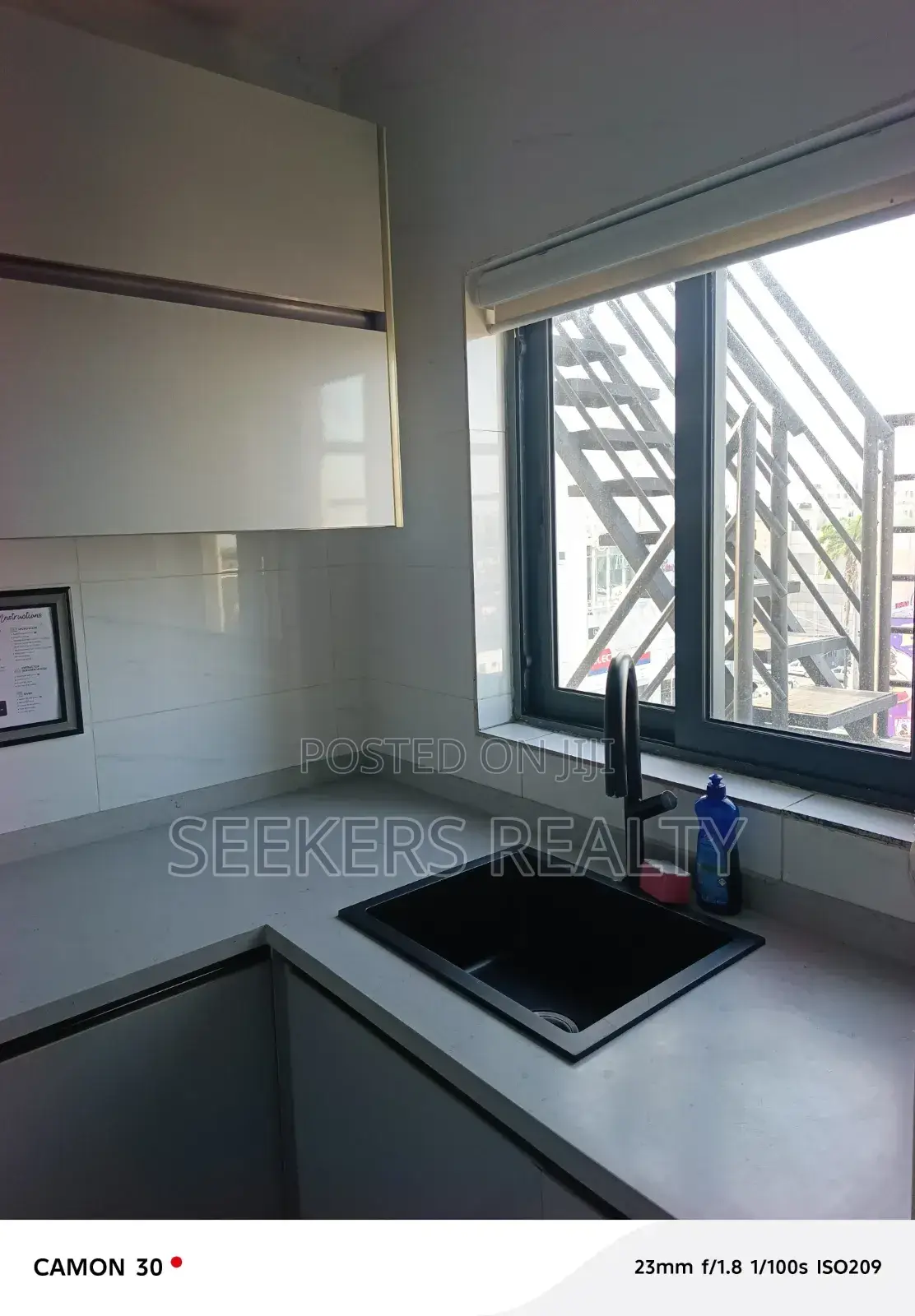 Furnished 2bdrm Apartment in Seekers Realty, Oxford Street for rent