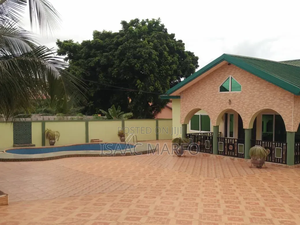 5bdrm House in Santasi Brofeyedu, Kumasi Metropolitan for sale