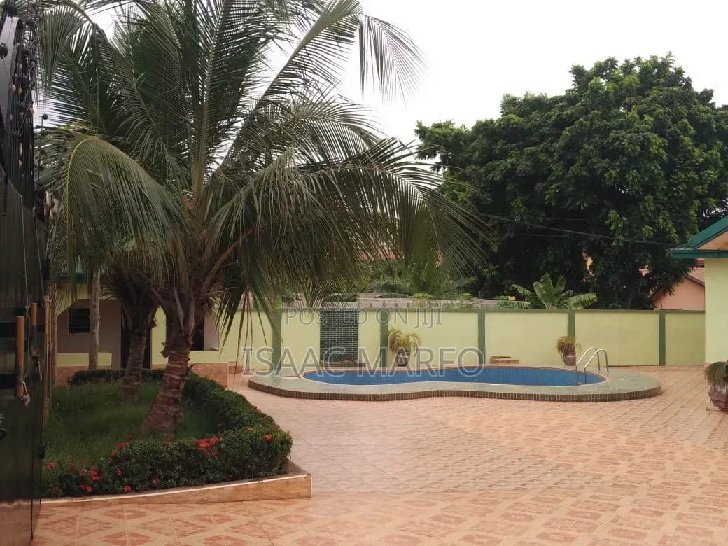 5bdrm House in Santasi Brofeyedu, Kumasi Metropolitan for sale