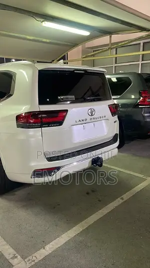 Toyota Land Cruiser LC300 2023 Black