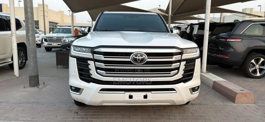 Toyota Land Cruiser LC300 2023 Black