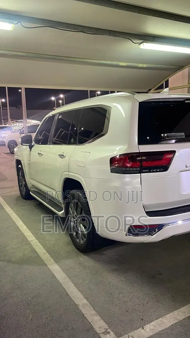 Toyota Land Cruiser LC300 2023 Black