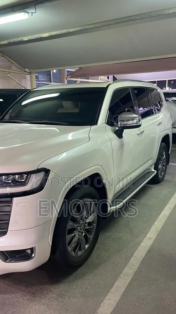 Toyota Land Cruiser LC300 2023 Black