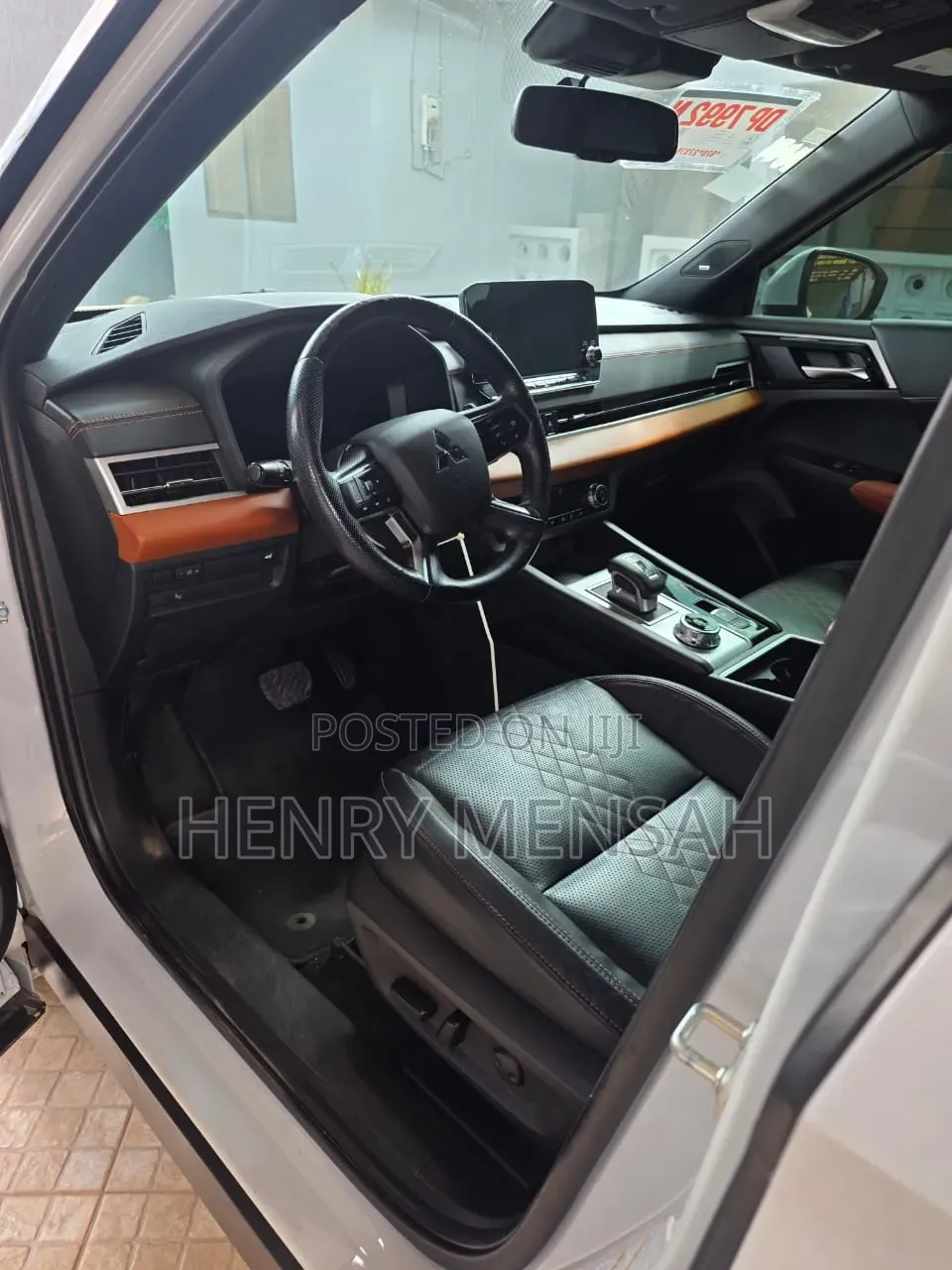 Mitsubishi Outlander SEL Launch Edition 2022 White
