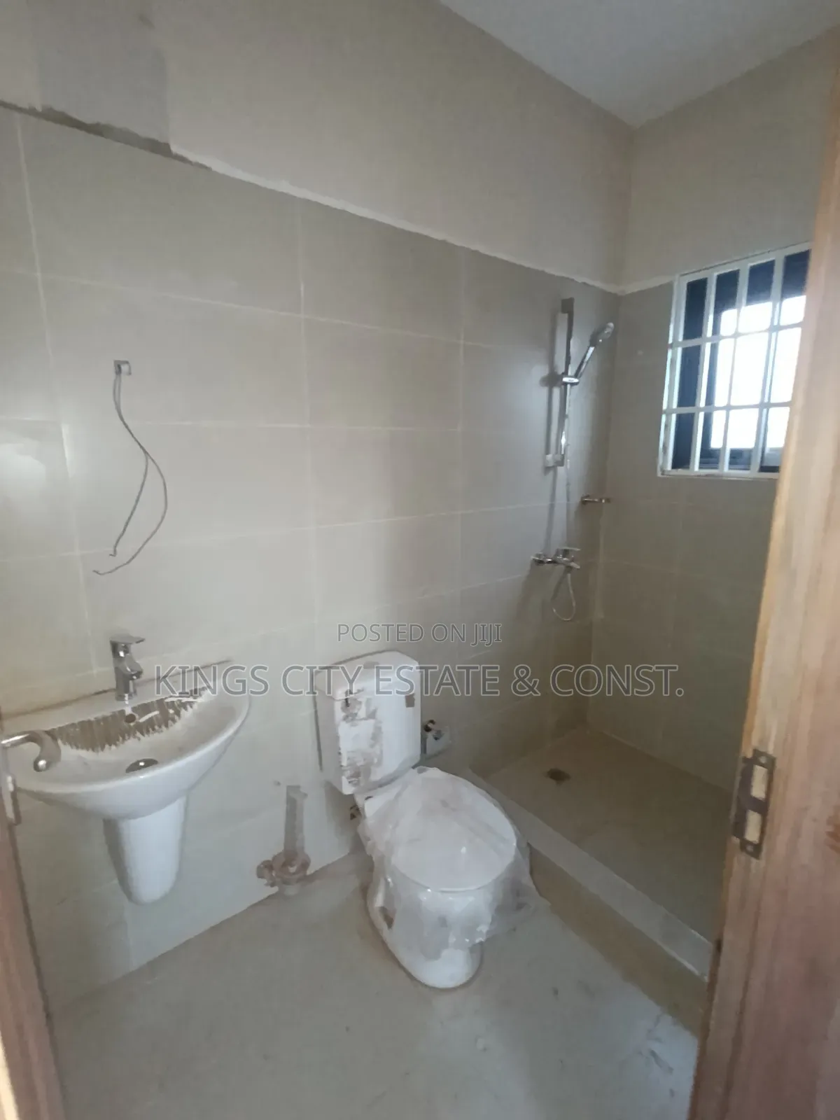 3bdrm House in First-Stores, Pokuase for sale