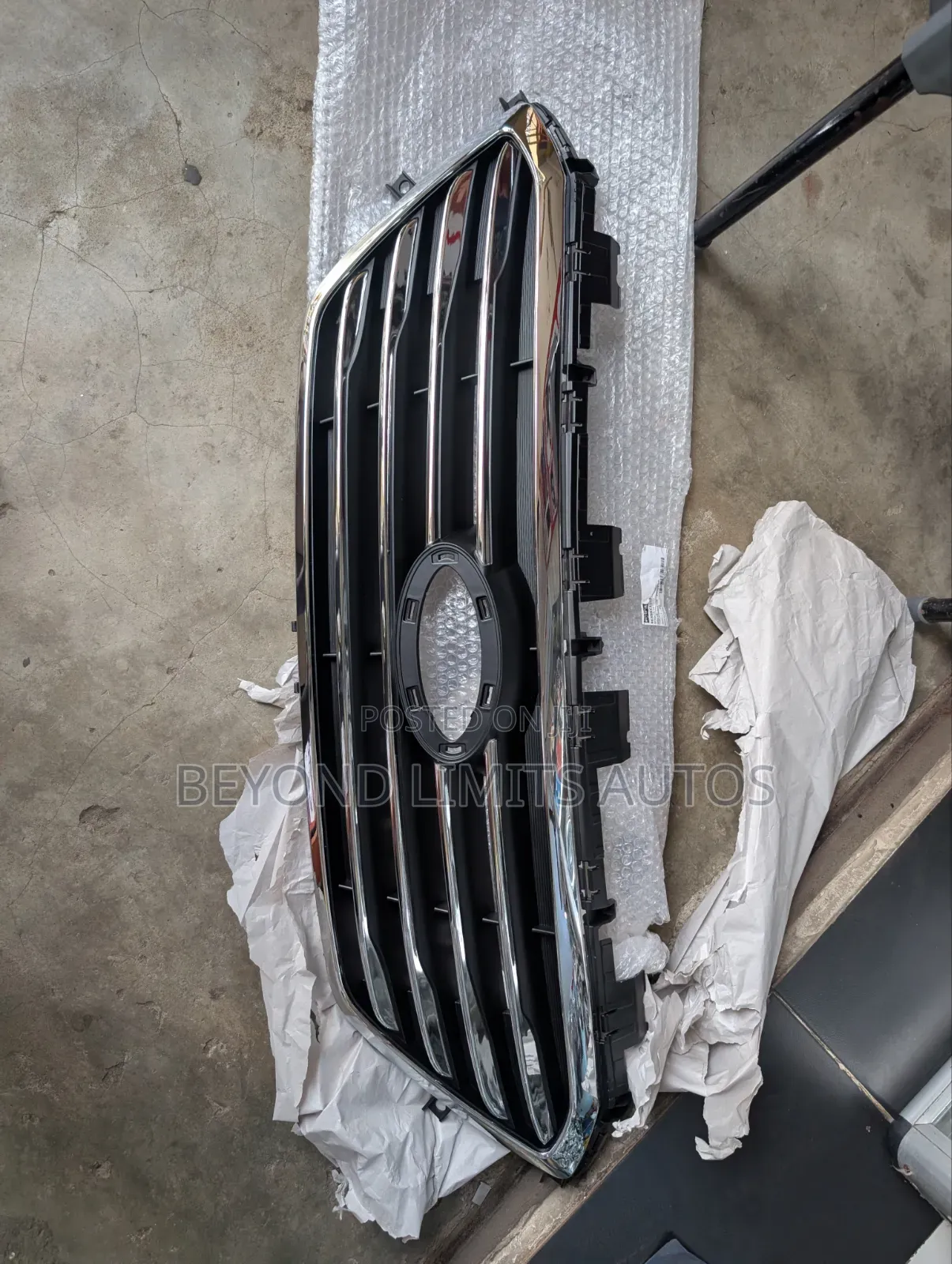 Hyundai Sonata 2015,2016,2017 Front Grille / Top Shell