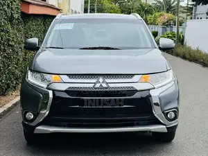Mitsubishi Outlander SE AWC 2017 Gray