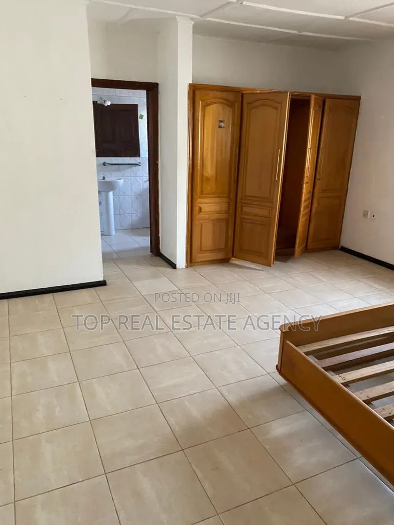 3bdrm House in Asofa, Ofankor for rent