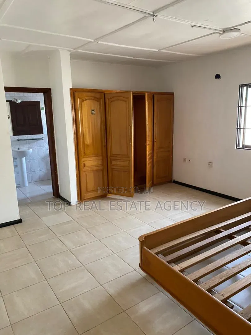 3bdrm House in Asofa, Ofankor for rent