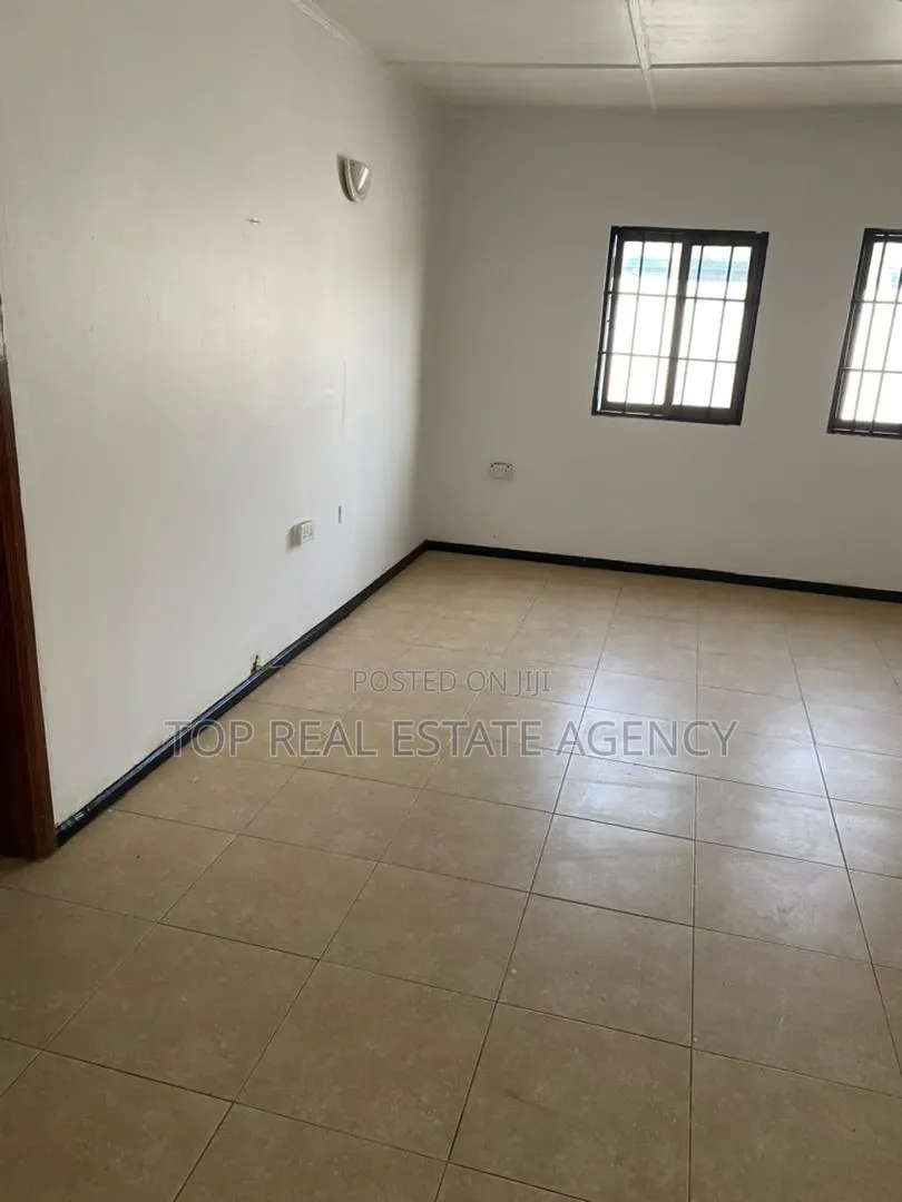 3bdrm House in Asofa, Ofankor for rent