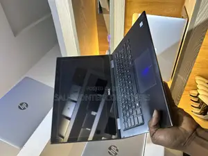 Laptop Dell Latitude 3390 8GB Intel Core i5 SSD 256GB