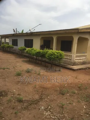 2bdrm Bungalow in Koforidua, Akuapim North for sale