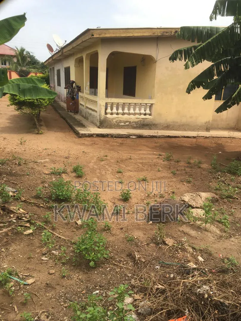 2bdrm Bungalow in Koforidua, Akuapim North for sale