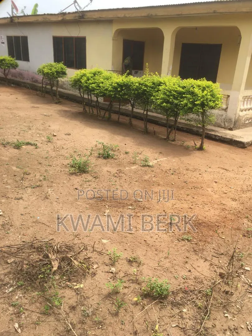 2bdrm Bungalow in Koforidua, Akuapim North for sale