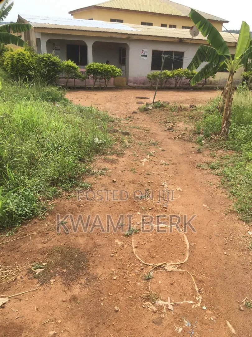 2bdrm Bungalow in Koforidua, Akuapim North for sale