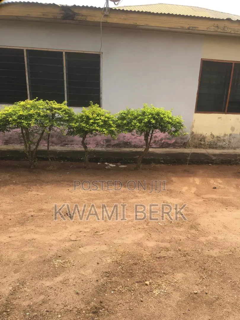 2bdrm Bungalow in Koforidua, Akuapim North for sale