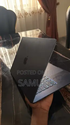 Laptop Apple MacBook Air 2025 M4 15-inch 16GB Apple M4 Pro SSD 256GB