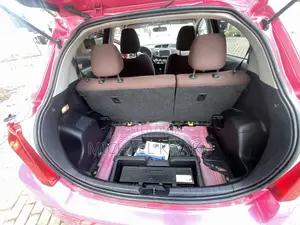 Toyota Vitz 2012 Red