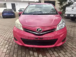 Toyota Vitz 2012 Red