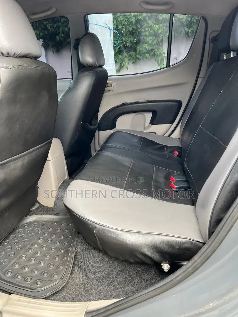 Mitsubishi L200 Double Cab 2.5 180hp 4WD 2013 Gray