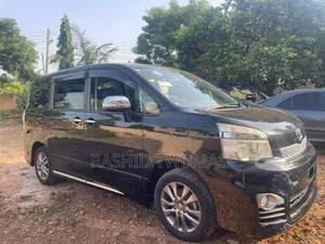 Toyota Voxy 2013 Black