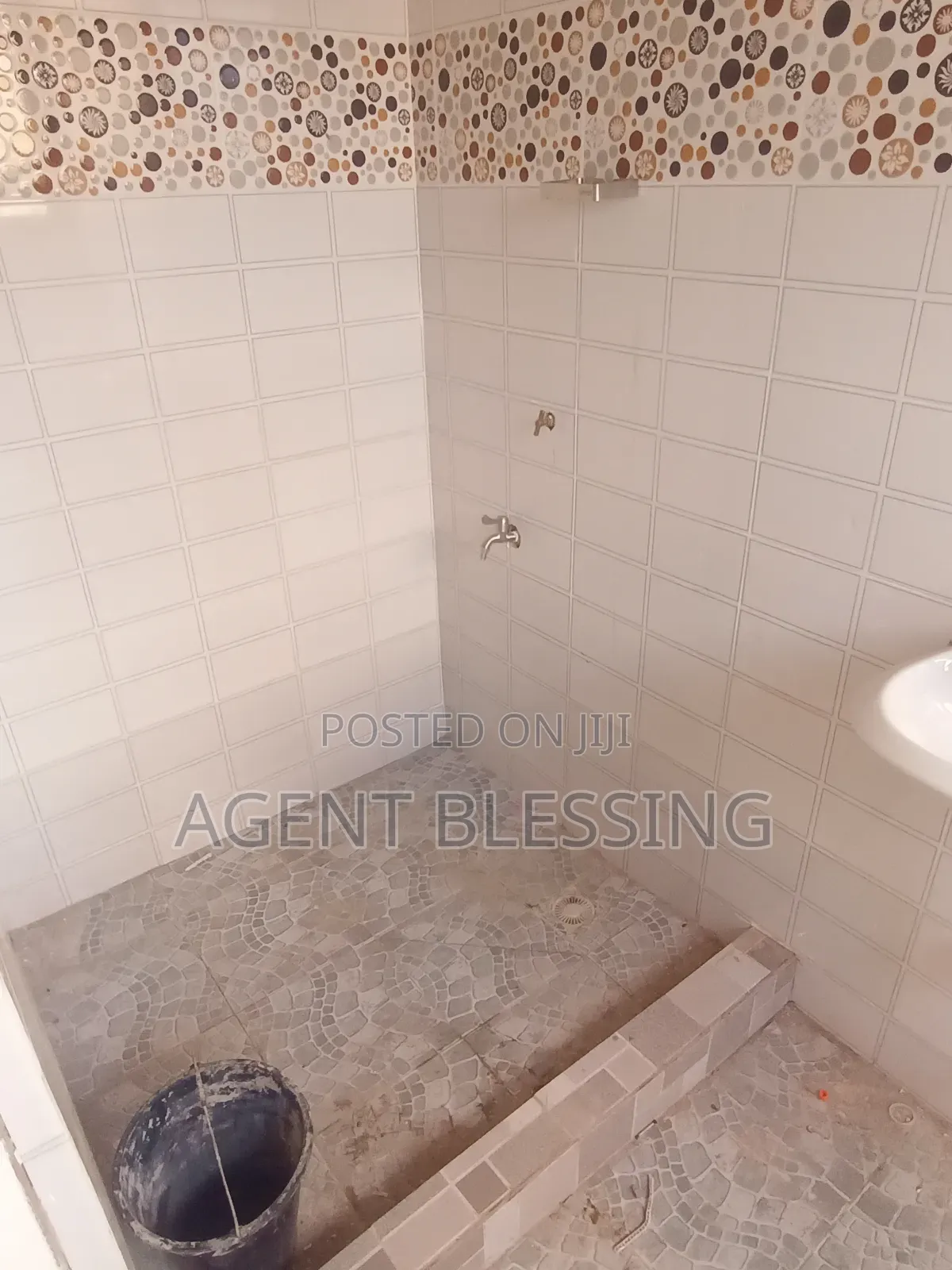 1bdrm Apartment in Golf City, Tema Metropolitan for rent