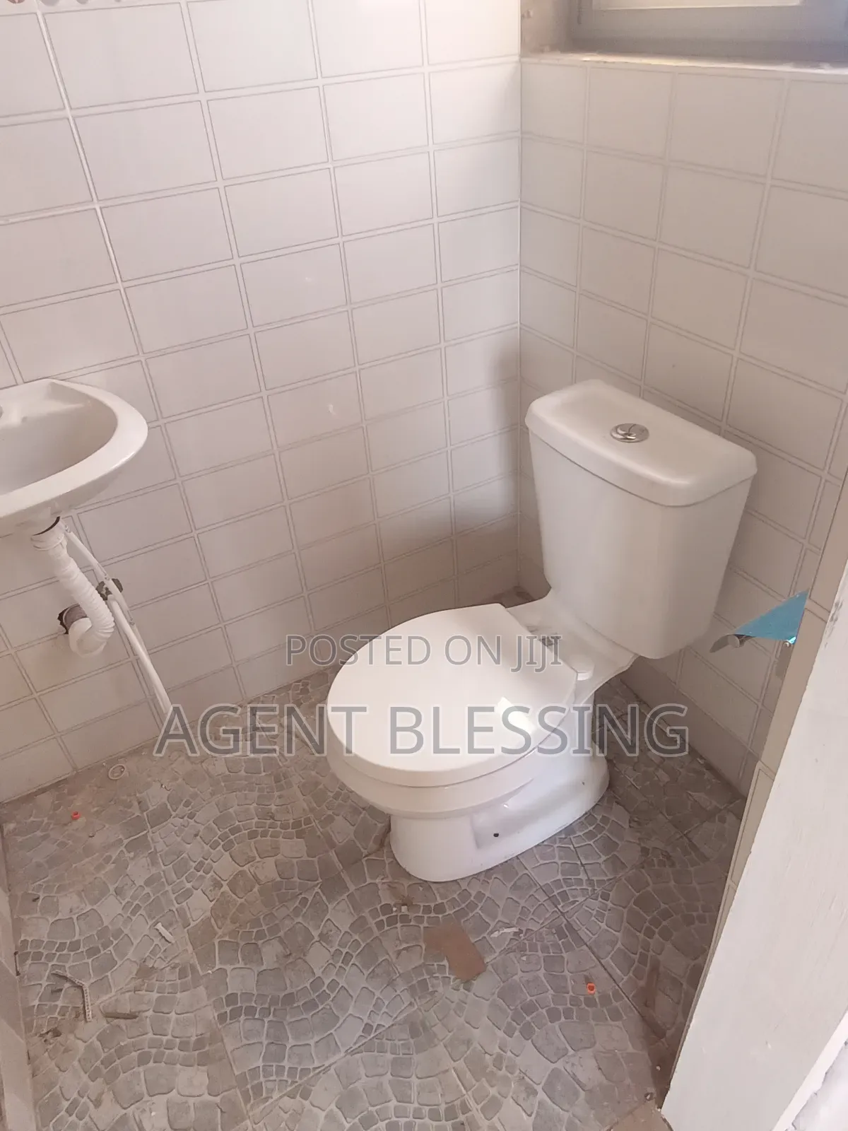 1bdrm Apartment in Golf City, Tema Metropolitan for rent