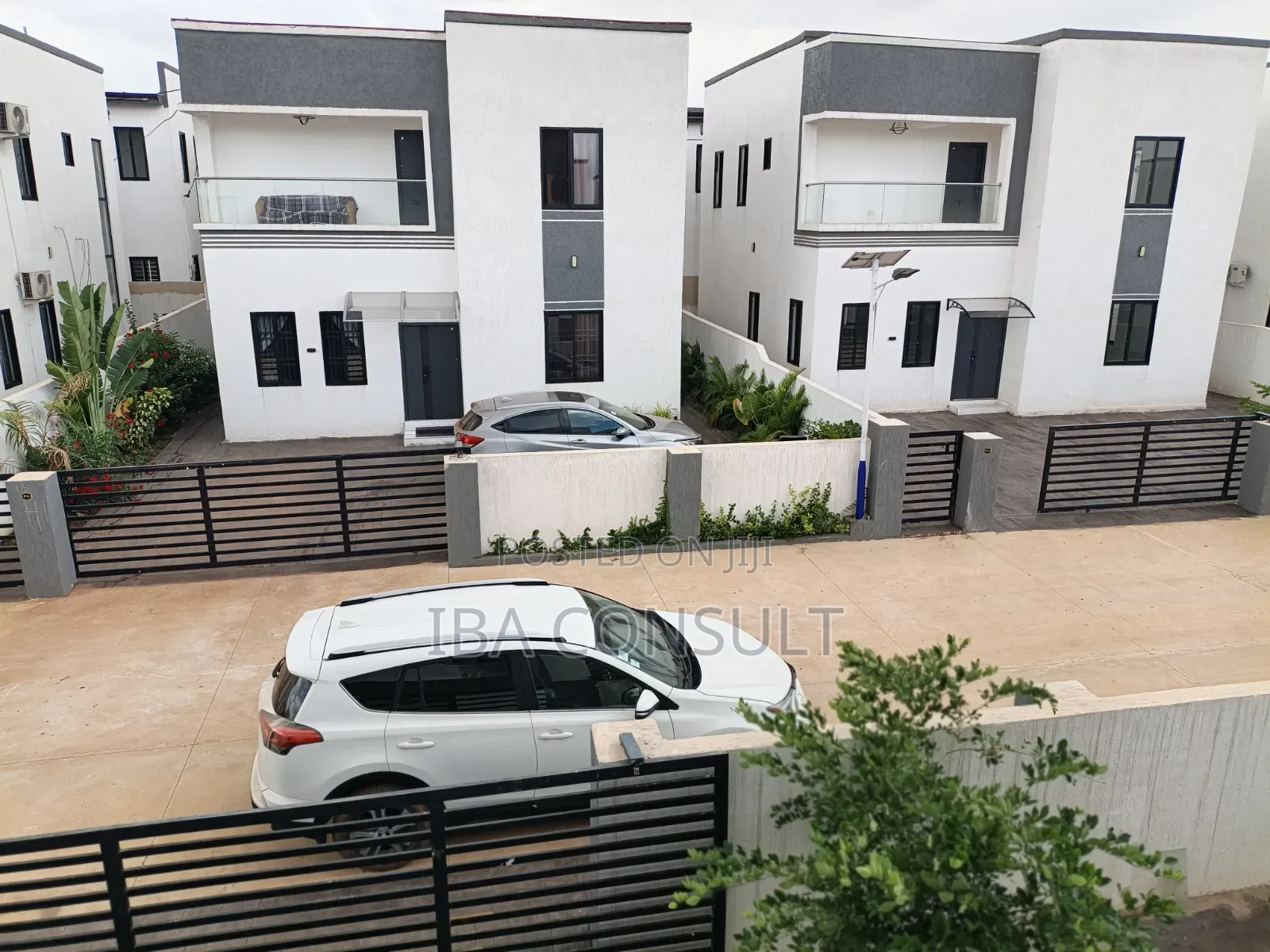 4bdrm House in Oyarifa , And, Ghana Flag for sale