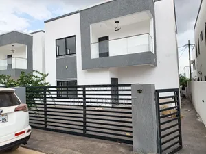 4bdrm House in Oyarifa , And, Ghana Flag for sale