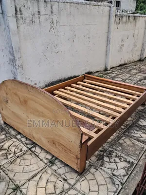 Wooden Double Bed 55 X 76 Inches