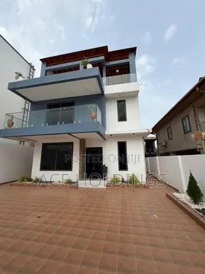 4bdrm Mansion in Lakeside for sale