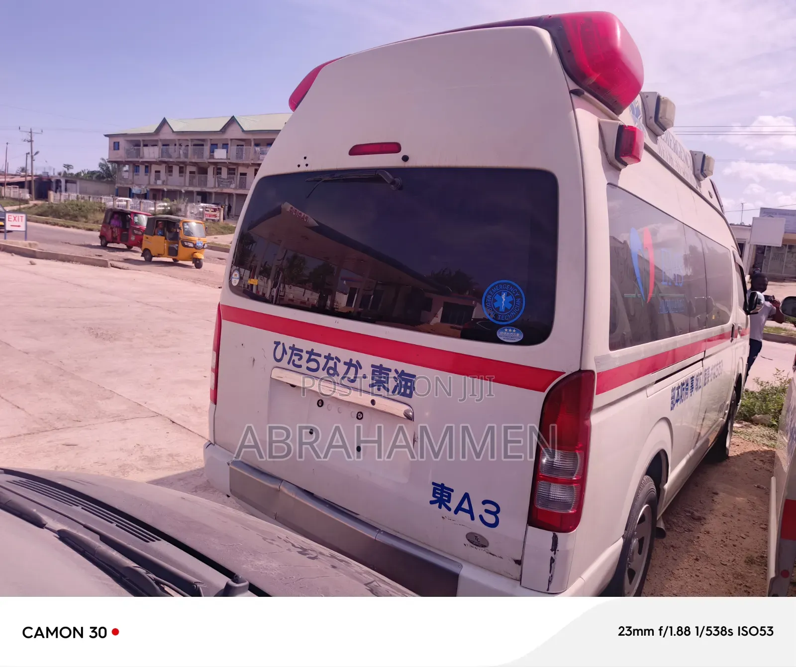 Toyota HiAce 2013 White