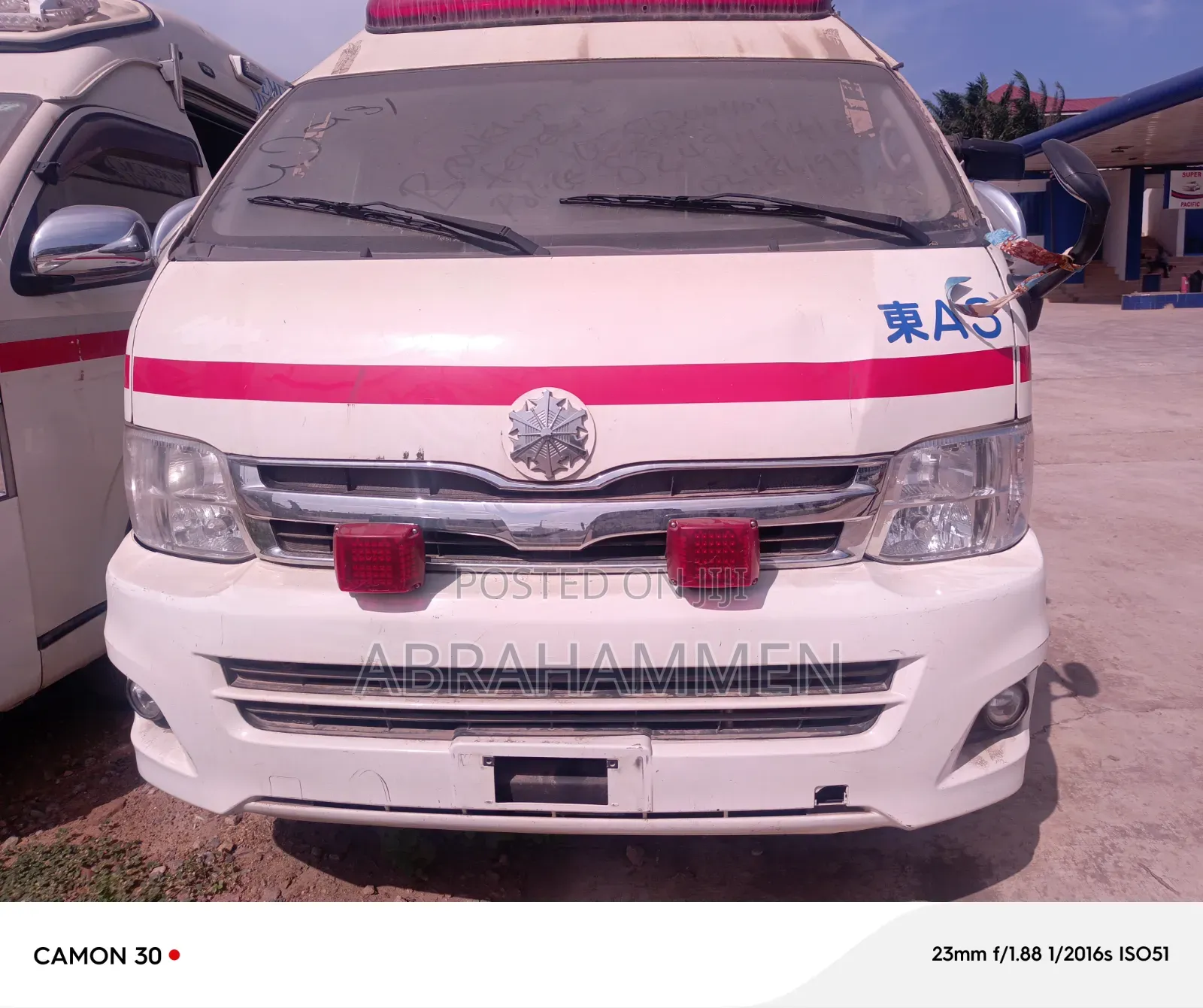 Toyota HiAce 2013 White
