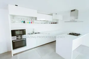 5bdrm House in Airport Hills for sale